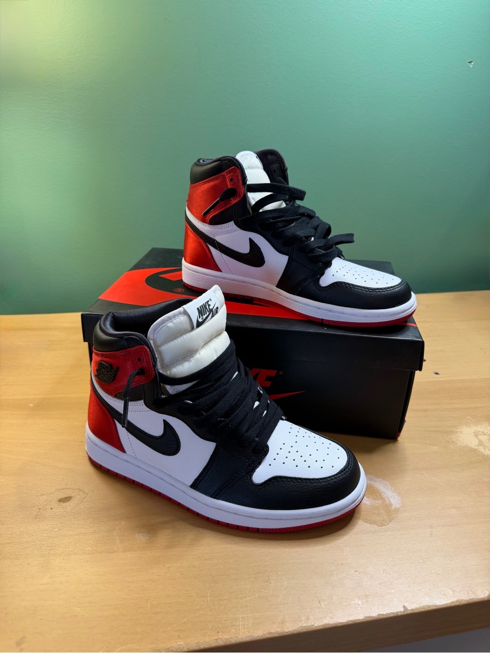 Nike Black White Red Retro High-Top Sneakers